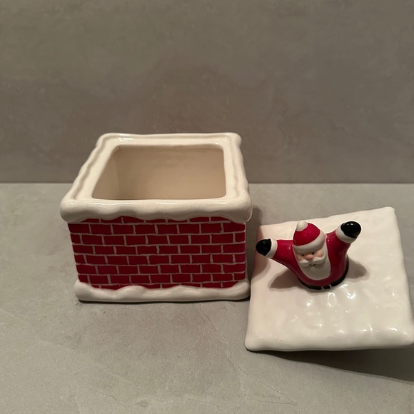 Vintage Hallmark Christmas Santa Candy Container with Lid Square 4.75" x 4.75" - Picture 4 of 7